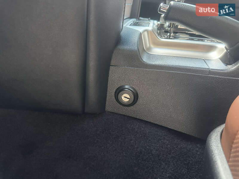 Внедорожник / Кроссовер Toyota Land Cruiser 2017 в Киеве фото 44 Внедорожник / Кроссовер Toyota Land Cruiser 2017 в Киеве