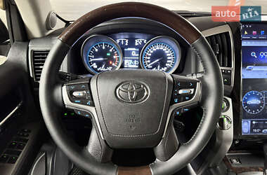 Внедорожник / Кроссовер Toyota Land Cruiser 2012 в 