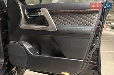 Внедорожник / Кроссовер Toyota Land Cruiser 2012 в 