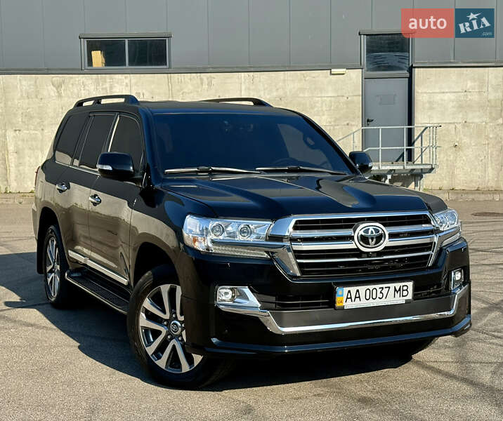 Внедорожник / Кроссовер Toyota Land Cruiser 2020 в 