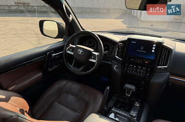 Внедорожник / Кроссовер Toyota Land Cruiser 2020 в 
