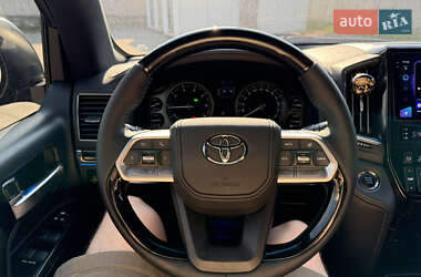 Внедорожник / Кроссовер Toyota Land Cruiser 2020 в 