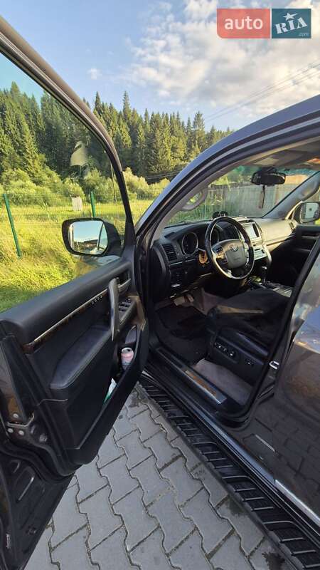 Внедорожник / Кроссовер Toyota Land Cruiser 2011 в Сходнице