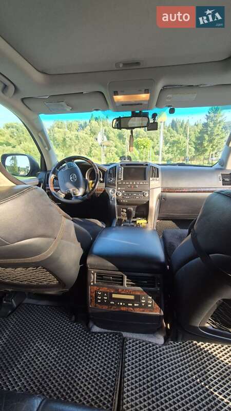 Внедорожник / Кроссовер Toyota Land Cruiser 2011 в Сходнице