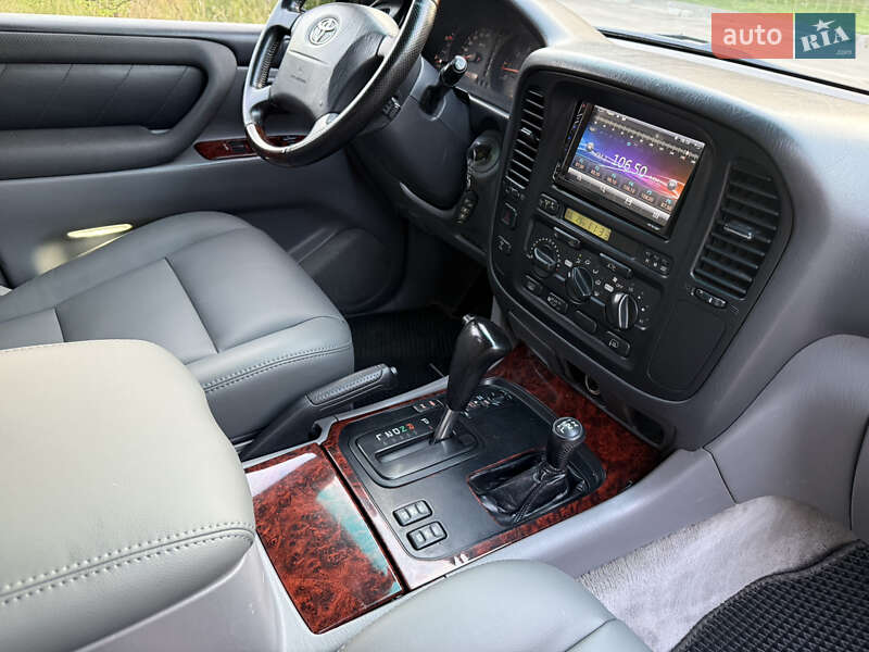Позашляховик / Кросовер Toyota Land Cruiser 2001 в Броварах