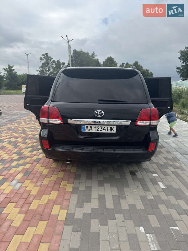 Внедорожник / Кроссовер Toyota Land Cruiser 2011 в Броварах