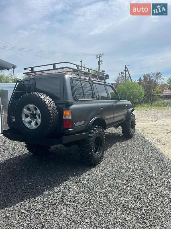 Внедорожник / Кроссовер Toyota Land Cruiser 1996 в Хусте