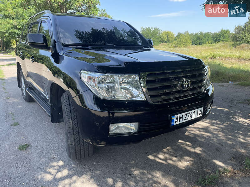 Позашляховик / Кросовер Toyota Land Cruiser 2011 в Лубнах фото 3 Позашляховик / Кросовер Toyota Land Cruiser 2011 в Лубнах