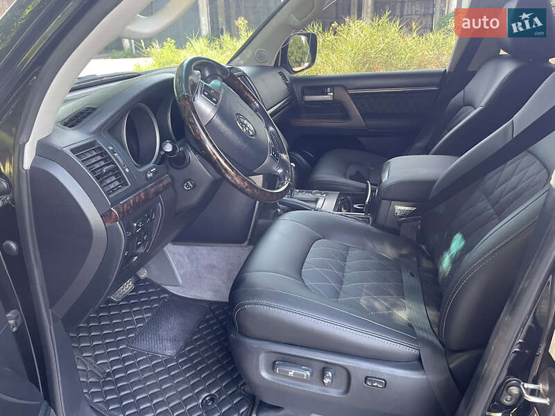 Позашляховик / Кросовер Toyota Land Cruiser 2011 в Лубнах фото 12 Позашляховик / Кросовер Toyota Land Cruiser 2011 в Лубнах