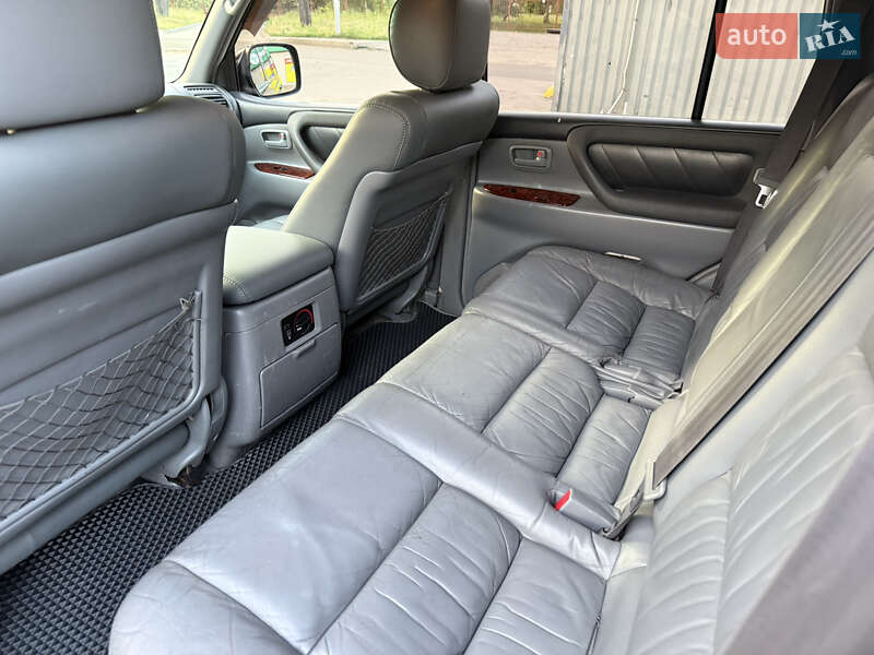 Позашляховик / Кросовер Toyota Land Cruiser 2001 в Броварах