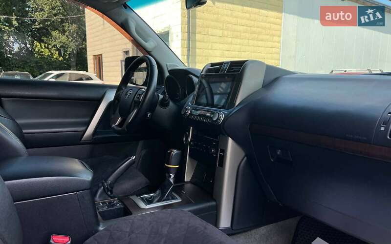 Внедорожник / Кроссовер Toyota Land Cruiser 2012 в Ивано-Франковске