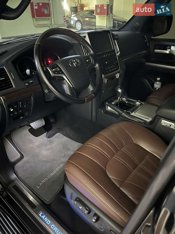 Внедорожник / Кроссовер Toyota Land Cruiser 2020 в Днепре