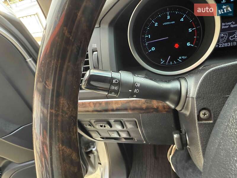 Внедорожник / Кроссовер Toyota Land Cruiser 2011 в Львове