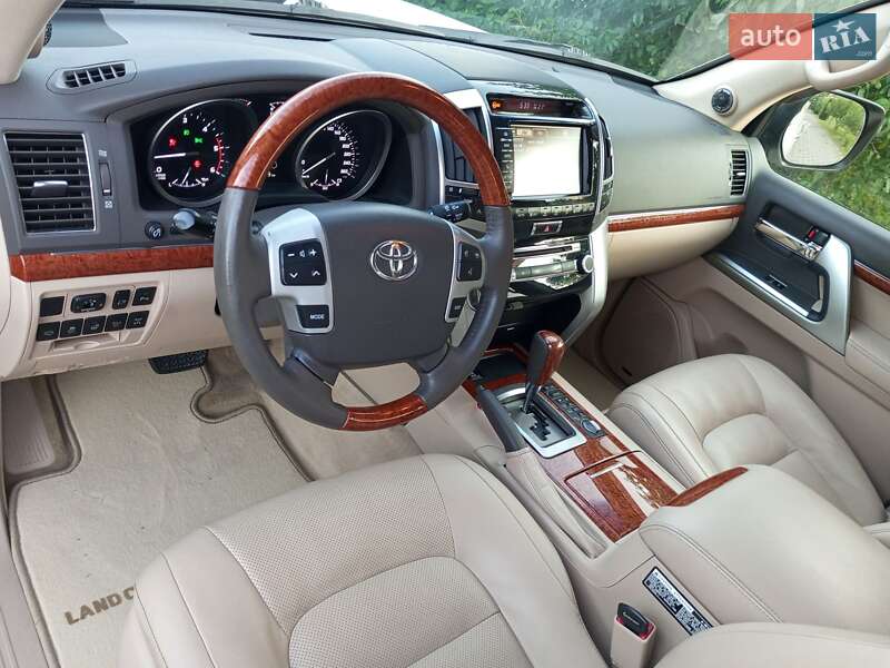 Позашляховик / Кросовер Toyota Land Cruiser 2014 в Києві фото 20 Позашляховик / Кросовер Toyota Land Cruiser 2014 в Києві