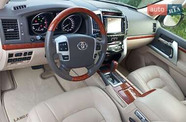Внедорожник / Кроссовер Toyota Land Cruiser 2014 в 