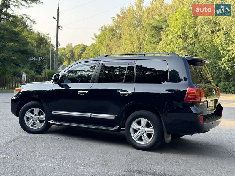 Позашляховик / Кросовер Toyota Land Cruiser 2014 в Трускавці фото 30 Позашляховик / Кросовер Toyota Land Cruiser 2014 в Трускавці