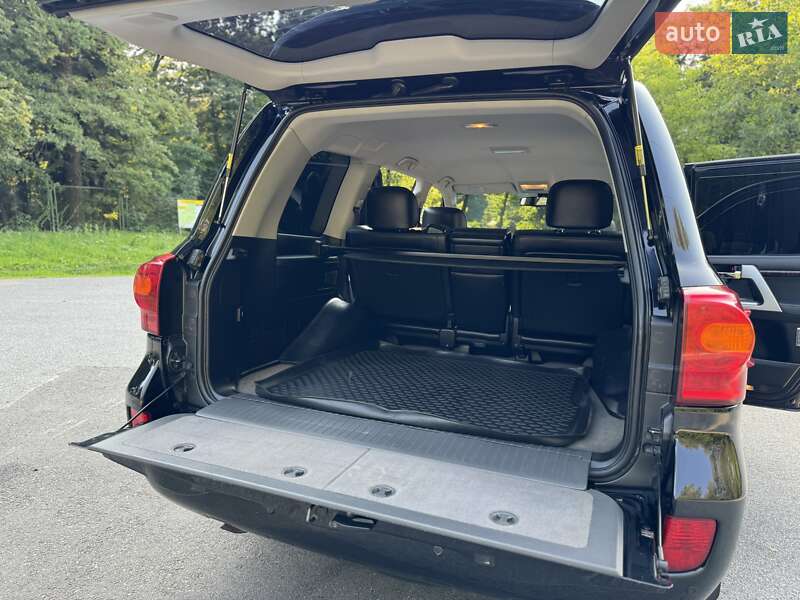 Позашляховик / Кросовер Toyota Land Cruiser 2014 в Трускавці фото 41 Позашляховик / Кросовер Toyota Land Cruiser 2014 в Трускавці