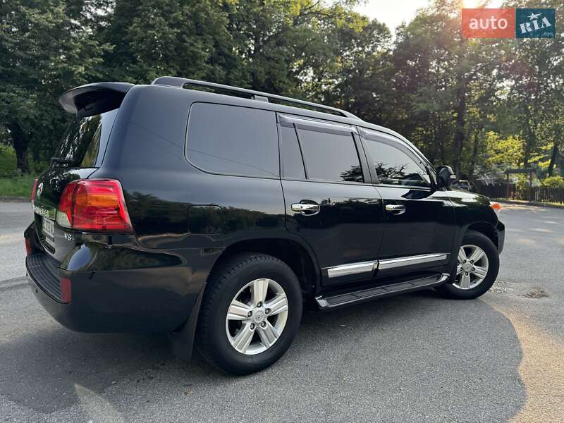 Позашляховик / Кросовер Toyota Land Cruiser 2014 в Трускавці фото 35 Позашляховик / Кросовер Toyota Land Cruiser 2014 в Трускавці