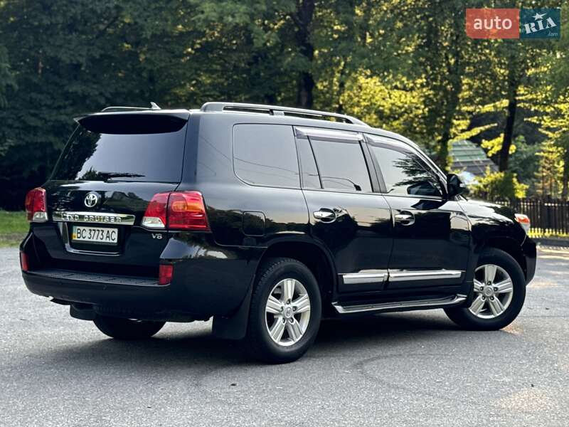 Позашляховик / Кросовер Toyota Land Cruiser 2014 в Трускавці фото 90 Позашляховик / Кросовер Toyota Land Cruiser 2014 в Трускавці