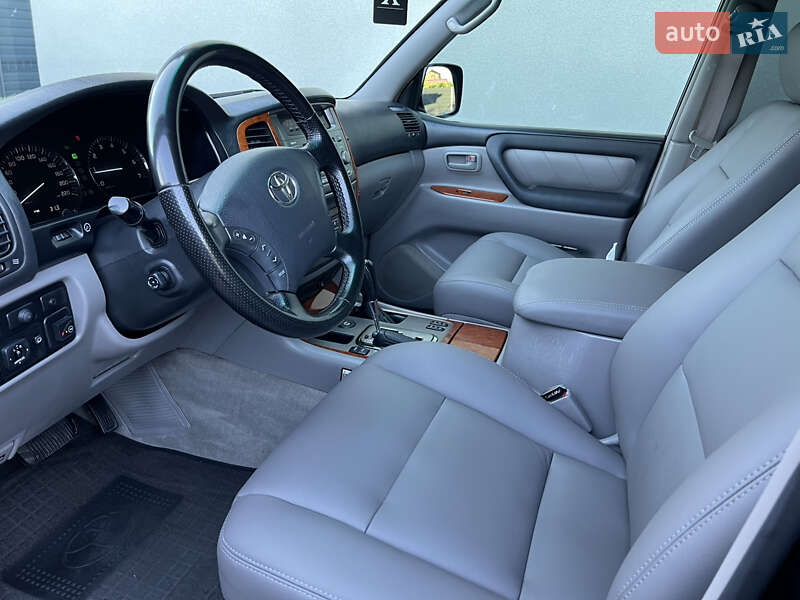 Внедорожник / Кроссовер Toyota Land Cruiser 2006 в Днепре