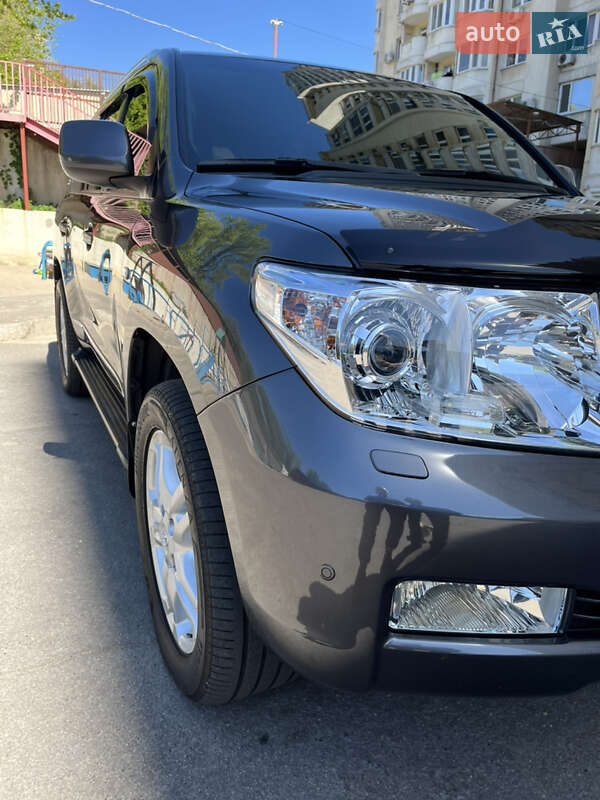 Внедорожник / Кроссовер Toyota Land Cruiser 2011 в Киеве фото 9 Внедорожник / Кроссовер Toyota Land Cruiser 2011 в Киеве