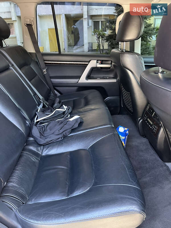 Внедорожник / Кроссовер Toyota Land Cruiser 2011 в Киеве фото 40 Внедорожник / Кроссовер Toyota Land Cruiser 2011 в Киеве