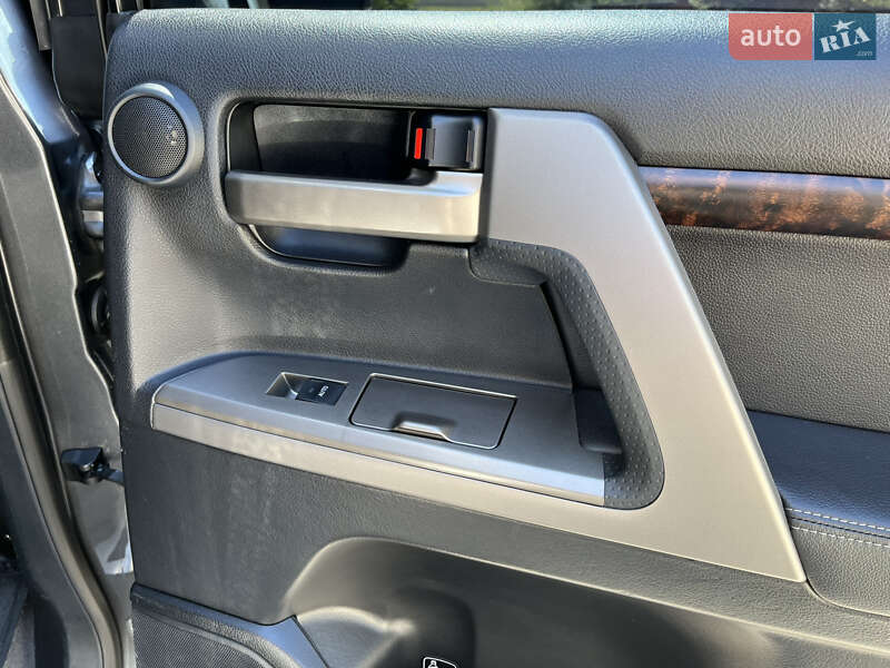 Внедорожник / Кроссовер Toyota Land Cruiser 2011 в Киеве фото 44 Внедорожник / Кроссовер Toyota Land Cruiser 2011 в Киеве