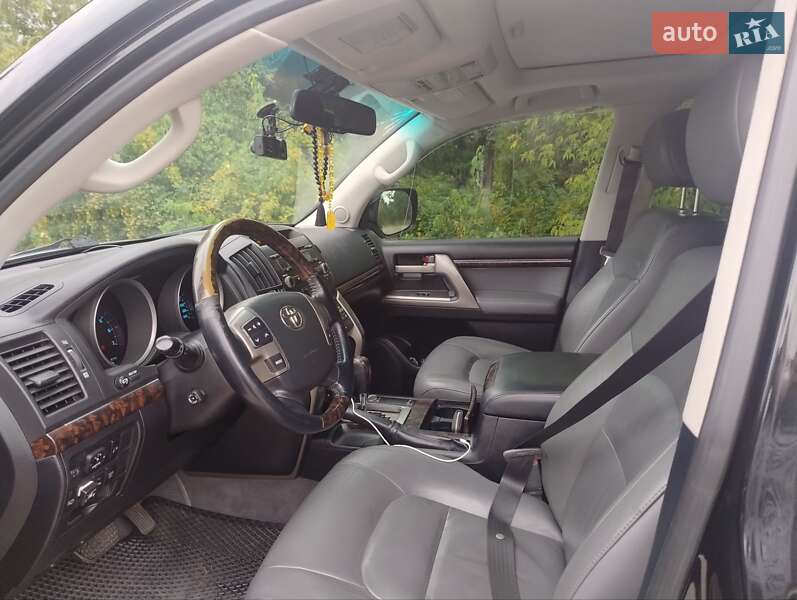 Внедорожник / Кроссовер Toyota Land Cruiser 2008 в Вараше