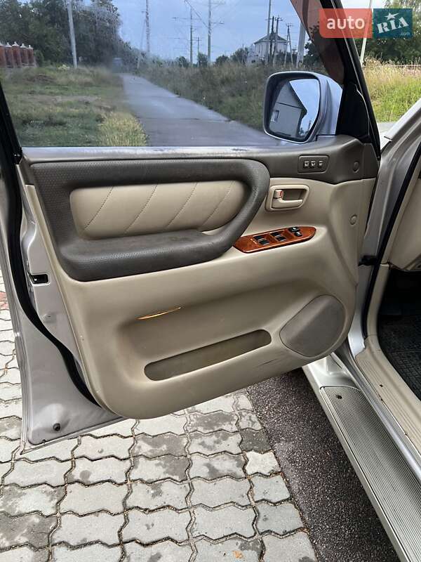 Внедорожник / Кроссовер Toyota Land Cruiser 2004 в Василькове