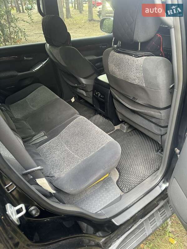 Позашляховик / Кросовер Toyota Land Cruiser 2005 в Павлограді