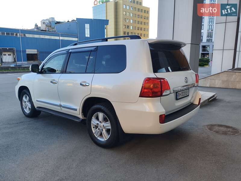 Внедорожник / Кроссовер Toyota Land Cruiser 2014 в Киеве фото 8 Внедорожник / Кроссовер Toyota Land Cruiser 2014 в Киеве