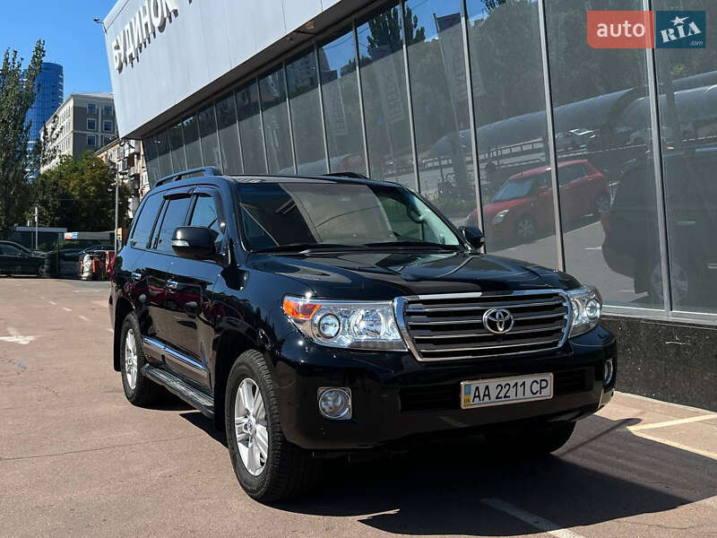 Toyota Land Cruiser 2012
