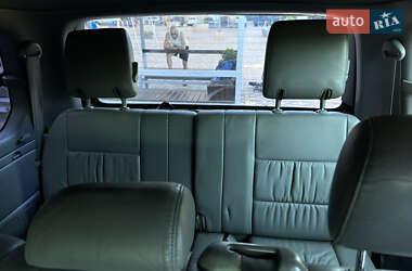 Внедорожник / Кроссовер Toyota Land Cruiser 2002 в 