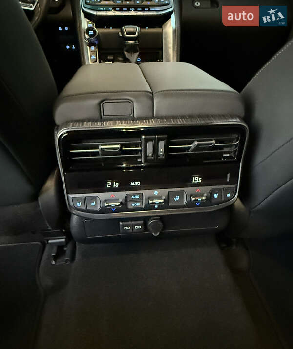 Внедорожник / Кроссовер Toyota Land Cruiser 2021 в Киеве