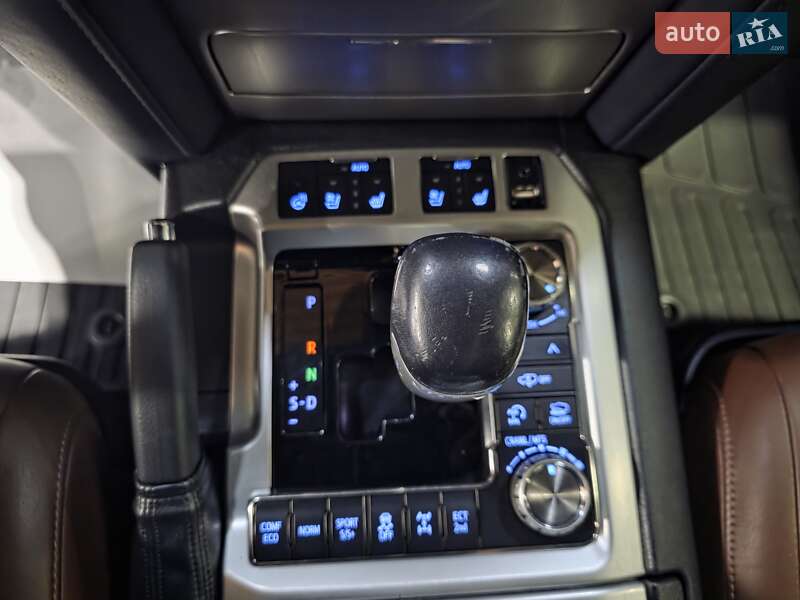 Внедорожник / Кроссовер Toyota Land Cruiser 2018 в Коломые