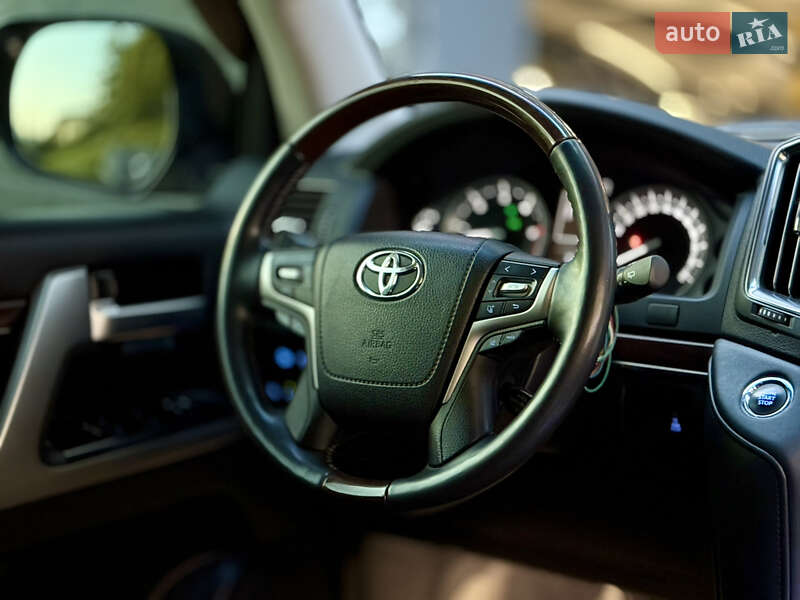 Внедорожник / Кроссовер Toyota Land Cruiser 2016 в Харькове