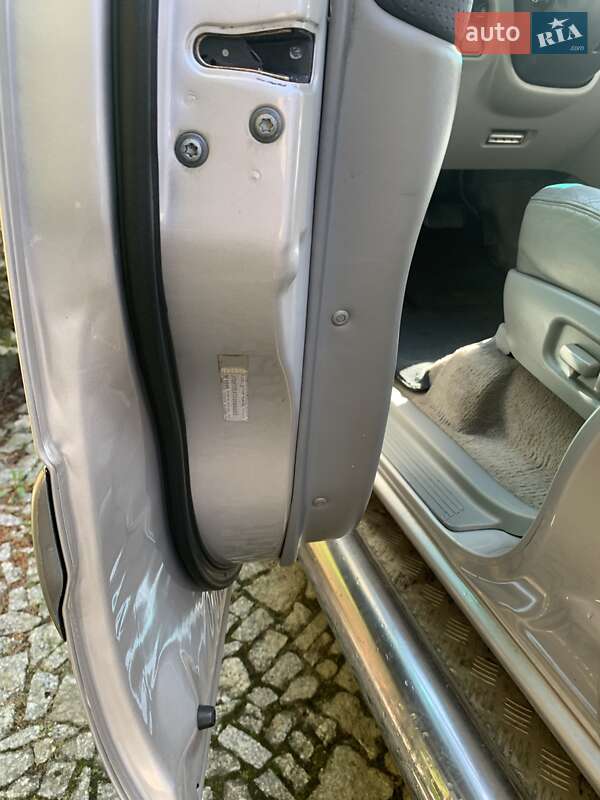 Внедорожник / Кроссовер Toyota Land Cruiser 2004 в Харькове фото 26 Внедорожник / Кроссовер Toyota Land Cruiser 2004 в Харькове