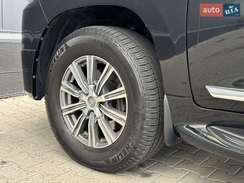 Внедорожник / Кроссовер Toyota Land Cruiser 2017 в Киеве