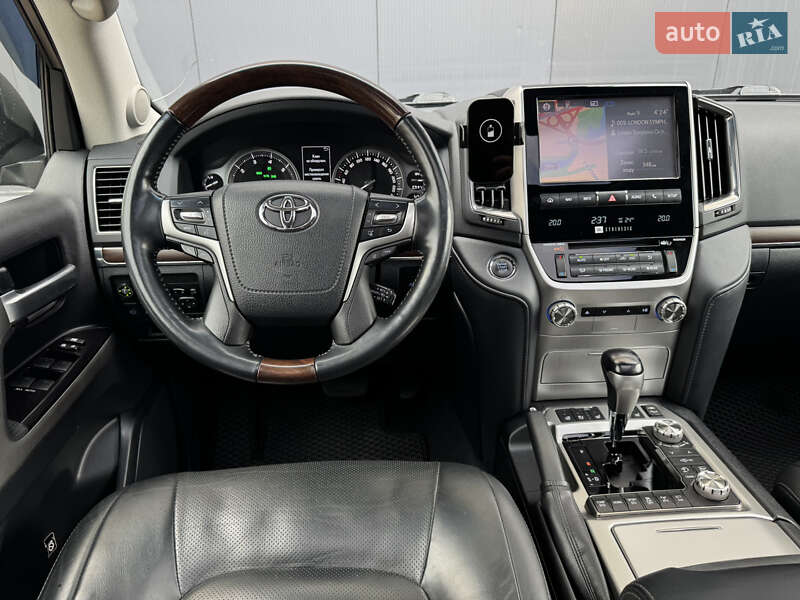 Внедорожник / Кроссовер Toyota Land Cruiser 2017 в Киеве