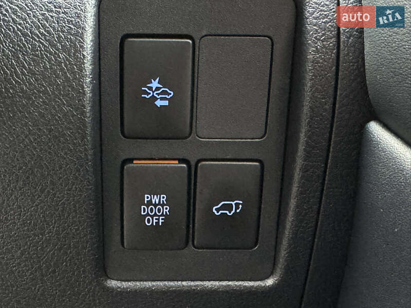 Внедорожник / Кроссовер Toyota Land Cruiser 2017 в Киеве