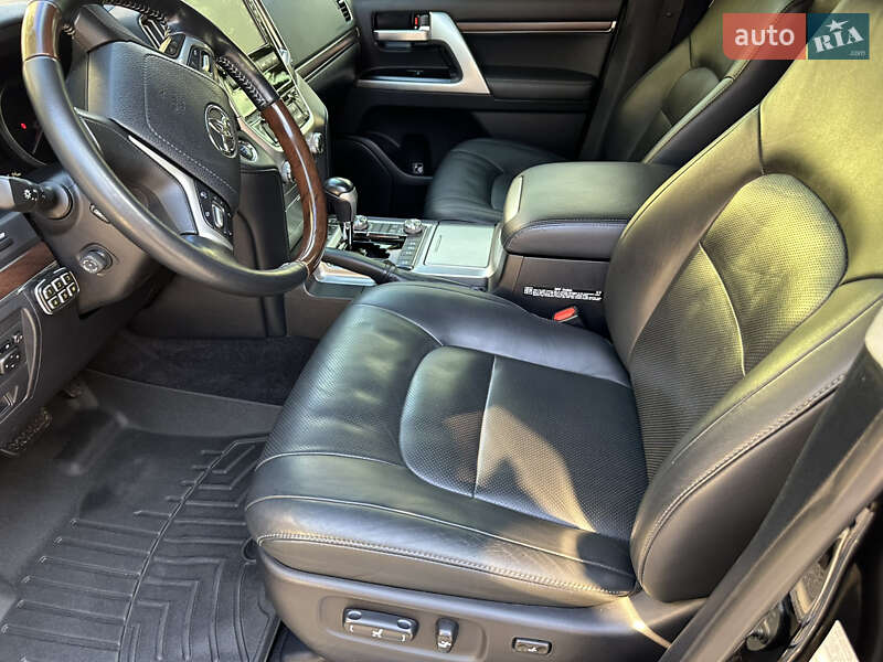 Внедорожник / Кроссовер Toyota Land Cruiser 2016 в Днепре