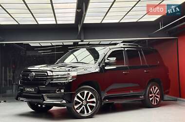 Внедорожник / Кроссовер Toyota Land Cruiser 2018 в 