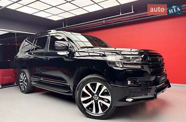 Внедорожник / Кроссовер Toyota Land Cruiser 2018 в 