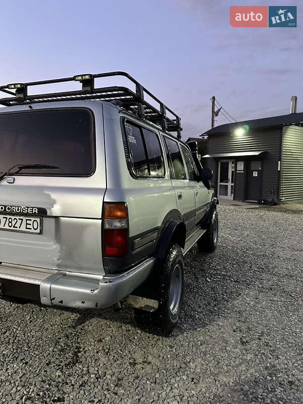 Внедорожник / Кроссовер Toyota Land Cruiser 1994 в Рахове