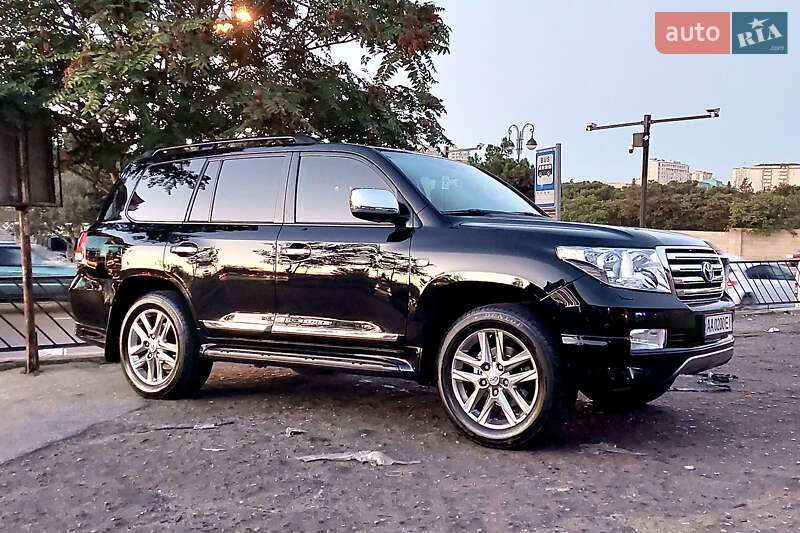 Внедорожник / Кроссовер Toyota Land Cruiser 2011 в Киеве фото 9 Внедорожник / Кроссовер Toyota Land Cruiser 2011 в Киеве