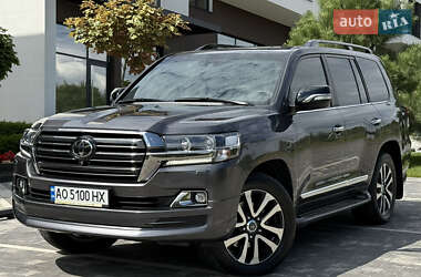 Внедорожник / Кроссовер Toyota Land Cruiser 2018 в 