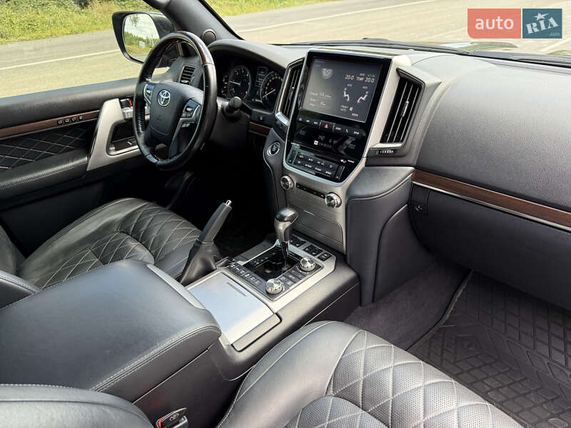 Позашляховик / Кросовер Toyota Land Cruiser 2018 в Ужгороді фото 18 Позашляховик / Кросовер Toyota Land Cruiser 2018 в Ужгороді
