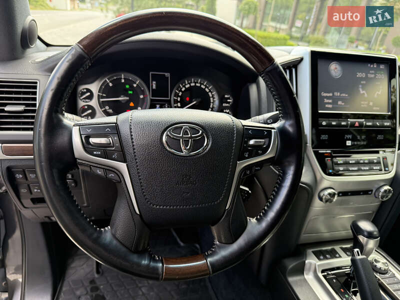 Позашляховик / Кросовер Toyota Land Cruiser 2018 в Ужгороді фото 23 Позашляховик / Кросовер Toyota Land Cruiser 2018 в Ужгороді