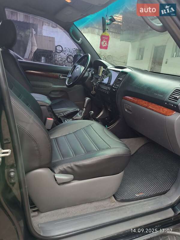 Внедорожник / Кроссовер Toyota Land Cruiser 2005 в Львове