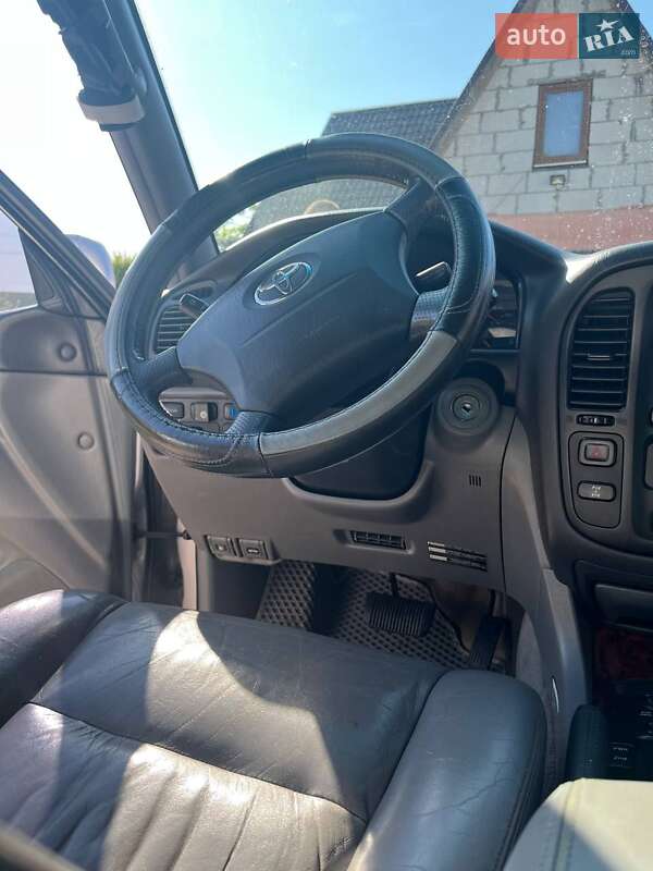 Внедорожник / Кроссовер Toyota Land Cruiser 2001 в Балаклее